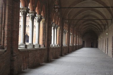 Colomnade