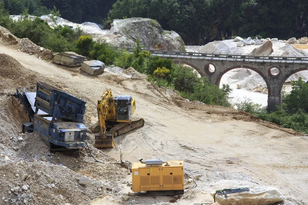 Working the Marble Quarry - Italy — Stock Photo, Image