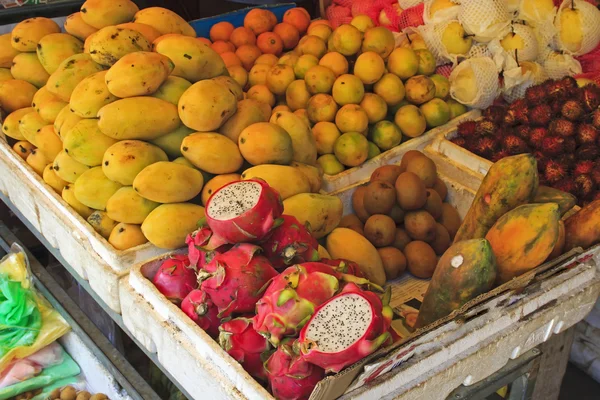 Tropical fruits — Stock Photo, Image