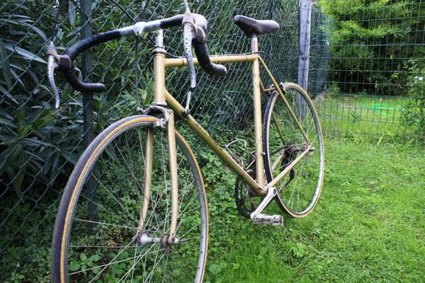 Bicicleta velha — Fotografia de Stock