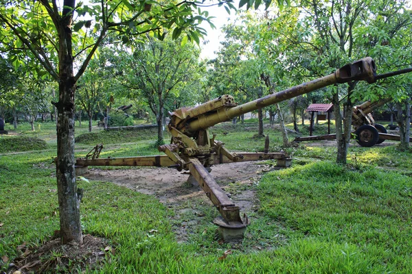 Campo arma selva guerra cambodia — Fotografia de Stock