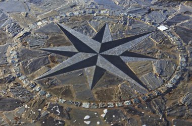 Pusula üç gül