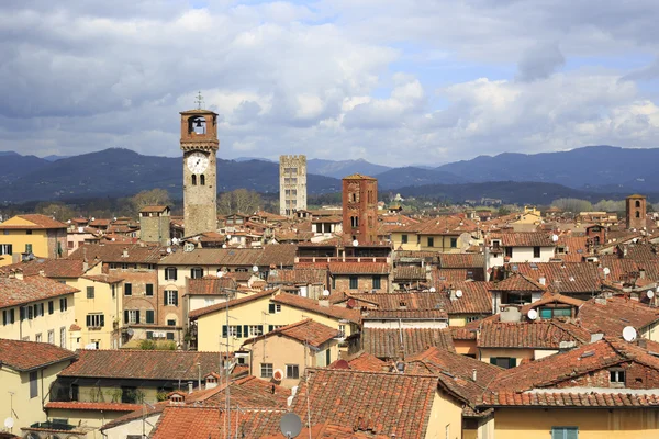 Vue aérienne du paysage urbain de Lucques (Italie) ) — Photo