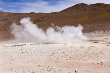 Bolivya 'daki sıcak su ve gayzer alanının görüntüsü