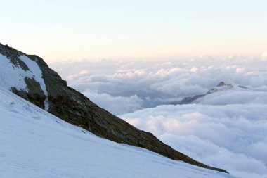 İtalya 'daki Monte Rosa Buzulu manzarası