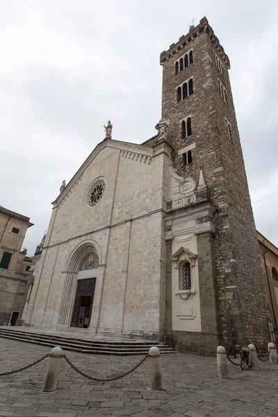 Sarzana Italien December 2018 Utsikt Över Santa Maria Kyrkan Vinterdagen — Stockfoto