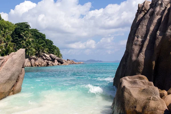 Vista Del Paradiso Tropicale Delle Seychelles Giornata Nuvolosa — Foto Stock