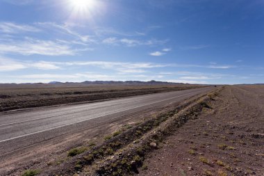 Calama 'dan San Pedro de Atacama, Şili' ye giden çöl manzarası
