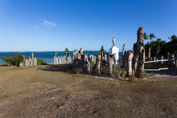 Isle Pines Nya Kaledonien Oktober 2019 Carved Totem Palisade Till — Stockfoto