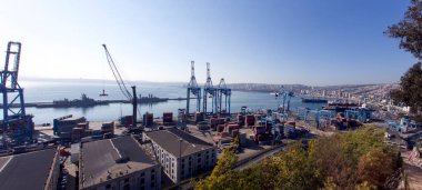 Valparaiso, Şili - Ağustos 09.2019: Valparaiso Limanı manzarası