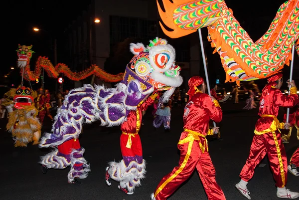 Niños y Dragones — Foto de Stock