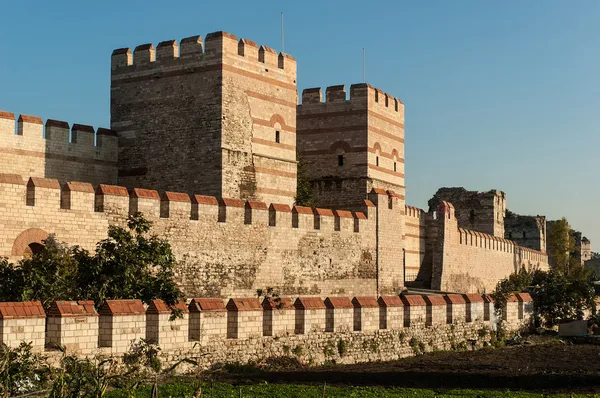 Stadsmuren i istanbul — Stockfoto