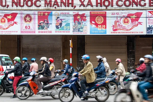Motorcycle drivers in Hanoi, Vietnam — Stock Photo, Image