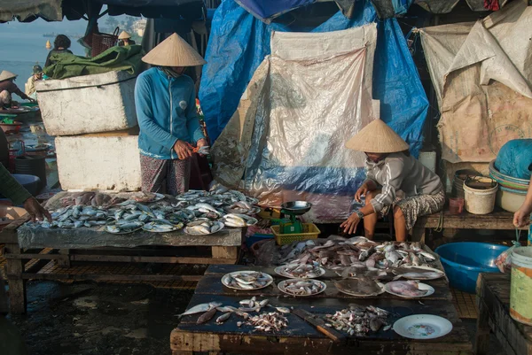 Vender comida de mar en Vietnam —  Fotos de Stock