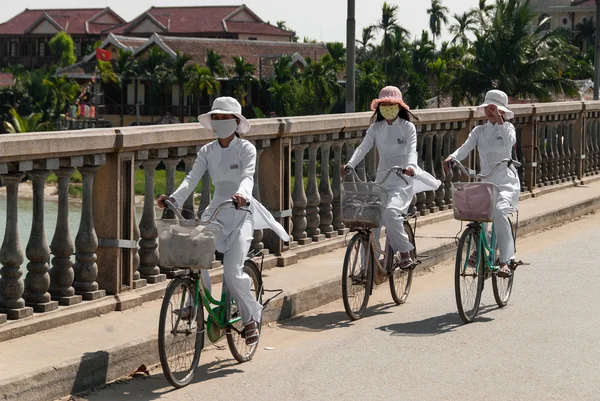 Riding a bicycle in Hoi An, Vietnam — Stock Photo, Image