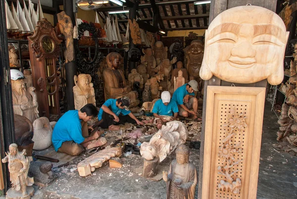 Fare statue di Buddha in Vietnam — Foto Stock