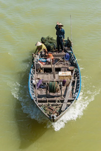 Ψαράς στο Βιετνάμ — Φωτογραφία Αρχείου
