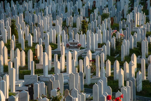Saraybosna, Bosna-Hersek mezarlıkta — Stok fotoğraf