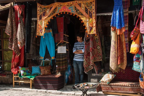 Tienda de alfombras en Sarajevo, Bosnia y Herzegovina — Foto de Stock