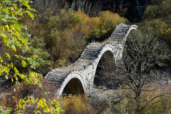 Vista Pedra Tradicional Kalogeriko Ponte Plakida Epiro Grécia Autum — Fotografia de Stock