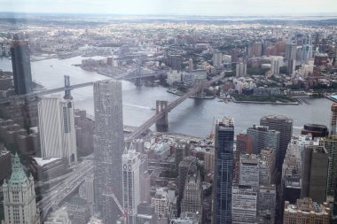 NEW YORK, USA- 18 Haziran 2018: New York 'ta bir dünya ticaret binasından gökyüzü manzarası.