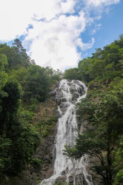 Sarıka Şelalesi Tayland güzel bir dönüm noktası