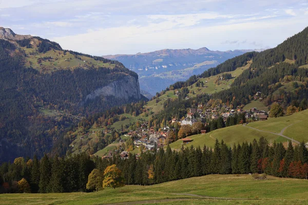 Vista Montaña Del Árbol Del Paisaje Vilage Otoño Naturaleza Medio — Foto de Stock