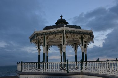 Brighton orkestra sahnesi