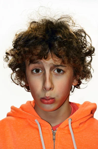 Ein Junge mit einem enttäuschten Gesicht — Stockfoto
