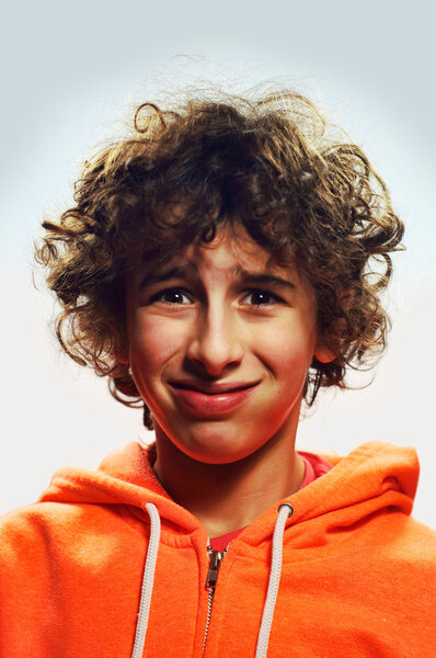 Мальчик со смешным лицом
