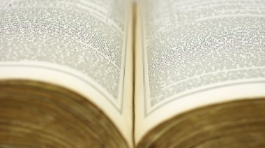 eski kitap açıldı