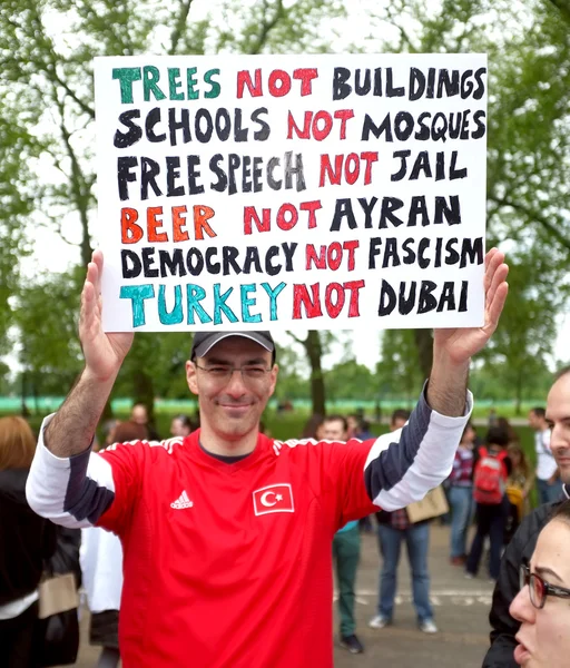 Turkish Protester in London — Stock Photo, Image