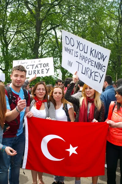 土耳其抗议者在伦敦 — 图库照片