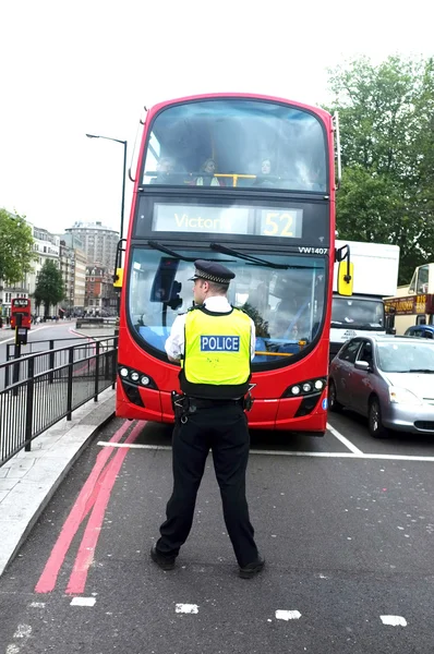 London bus and police — Stock Photo, Image