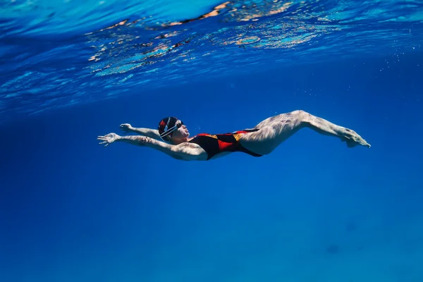 女性のプロの水泳選手 — ストック写真