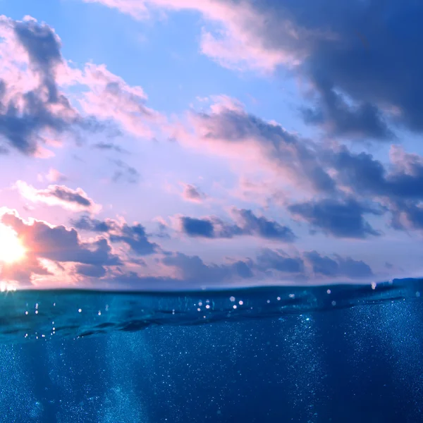 Прекрасний захід сонця в морі — стокове фото