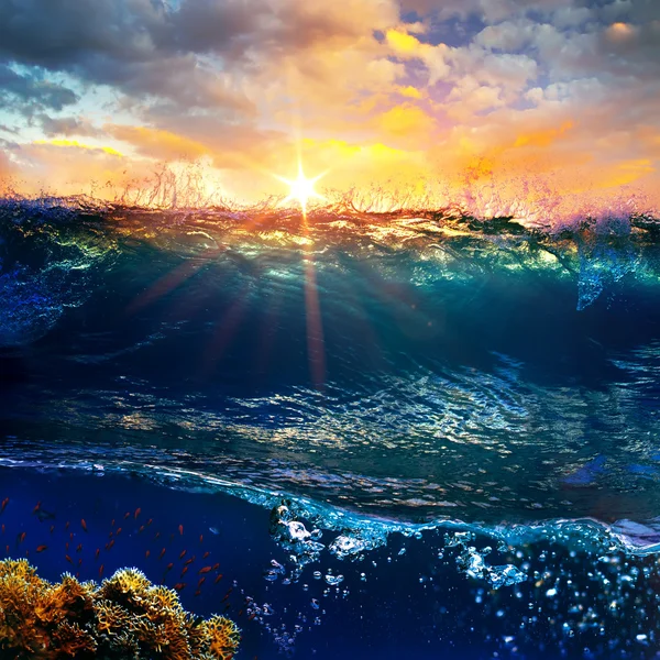 Splitted underwater sunset wet template — Stock Photo, Image