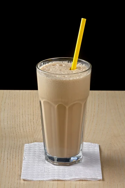 Batido de leite de chocolate em um copo Imagem De Stock