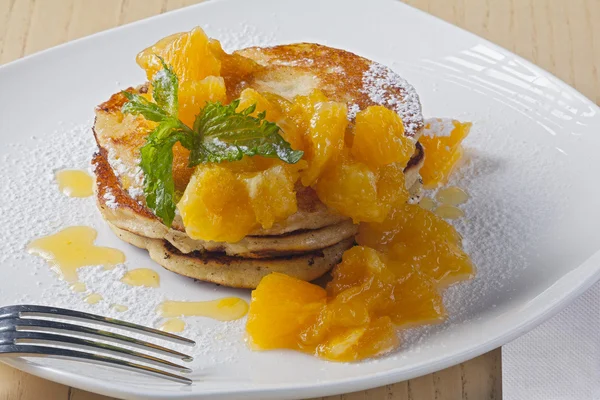 Pannenkoek met jam — Stockfoto