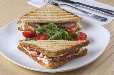 sandiwch tabakta domates ile