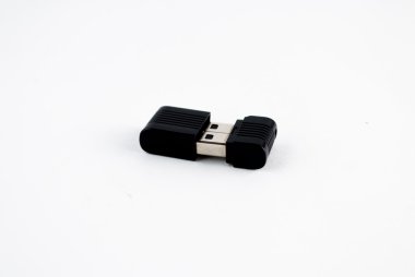 Beyaz arkaplanda izole edilmiş Usb flash belleği