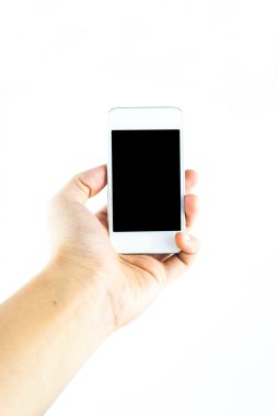 el beyaz zemin üzerine boş bir ekran ile mobil akıllı telefon tutarak