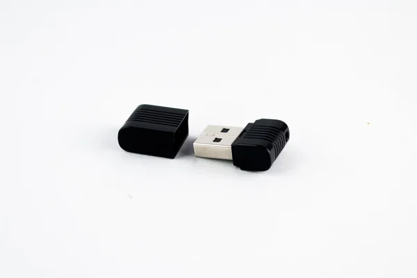 Mémoire flash USB isolée sur le fond blanc — Photo