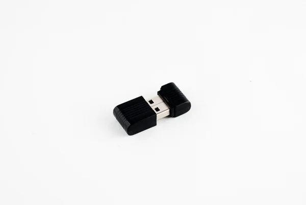 USB флеш-пам'ять ізольована на білому тлі — стокове фото