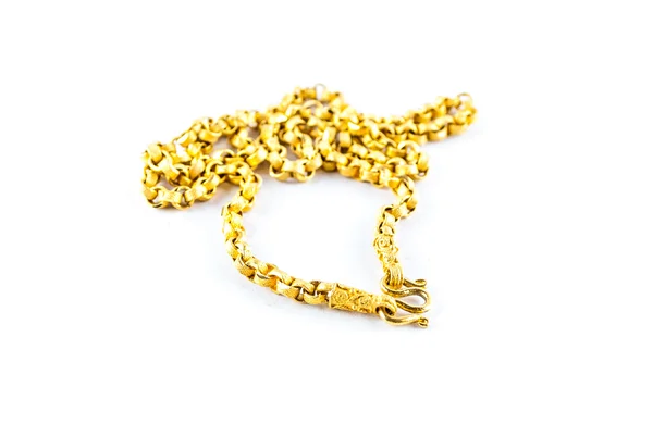 Beyaz arkaplanda izole edilmiş altın zincir — Stok fotoğraf