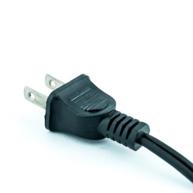 Elektrik fişi - güç plug - siyah elektrik kablo üzerinde beyaz izole