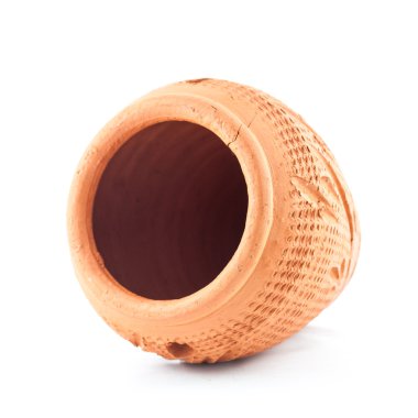 oyma geleneksel toprak - eski toprak kase beyaz bir arka plan üzerinde - kil pot izole