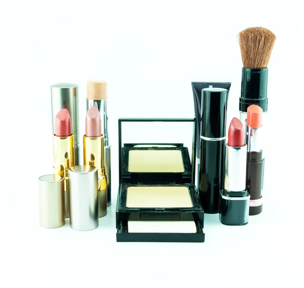 Makeup borste och kosmetika anges, på en vit bakgrund isolerade - Dekorativt smink för makeup — Stockfoto