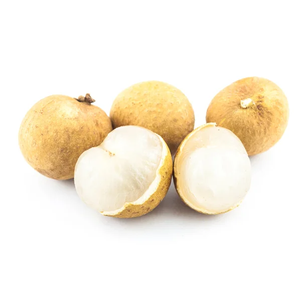 Longan isolado em um fundo branco - fruto exótico — Fotografia de Stock