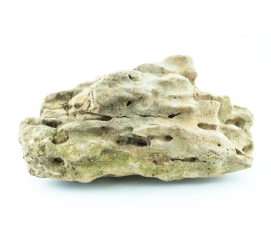 Beyaz arka plan üzerinde izole gözenekli taş